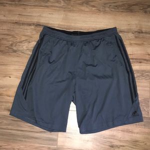 Adidas Men’s XL loose and thin shorts